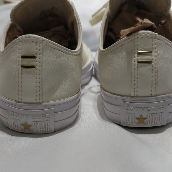 Converse Women's Off-White Sneakers with Gold Accents Size 10... Beautiful!!! - Picture 5 of 15